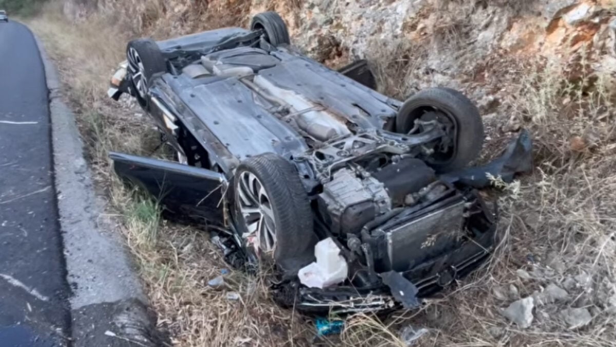 Αμφιλοχία: Αυτοκίνητο τούμπαρε σε χαντάκι – Σώθηκε οικογένεια που γυρνούσε από τη θάλασσα 1 Αμφιλοχία: Αυτοκίνητο τούμπαρε σε χαντάκι – Σώθηκε οικογένεια που γυρνούσε από τη θάλασσα