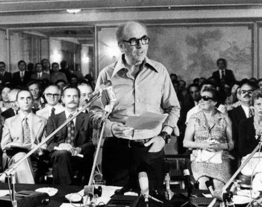 Η Διακήρυξη της 3ης Σεπτέμβρη 1974 που ίδρυσε το ΠΑΣΟΚ και άλλαξε την πολιτική ιστορία της Ελλάδας 16 Ανδρέας Παπανδρέου - Ιδρυτική Διακήρυξη του ΠΑΣΟΚ