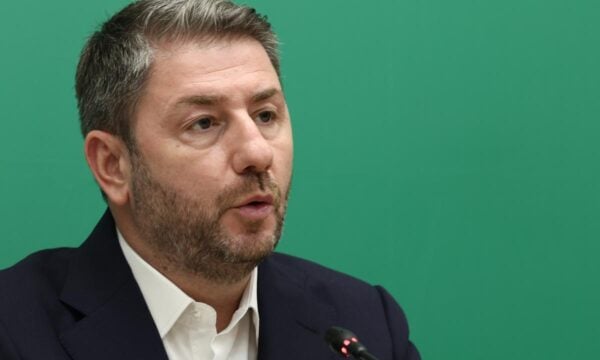 Ανδρουλάκης: Στο ΠΑΣΟΚ δεν έχουμε εξαρτήσεις, τους άλλους τους χαϊδεύουν οι ολιγάρχες – Ο κ. Μητσοτάκης βλάπτει σοβαρά τη Δημοκρατία και το Κοινοβούλιο
