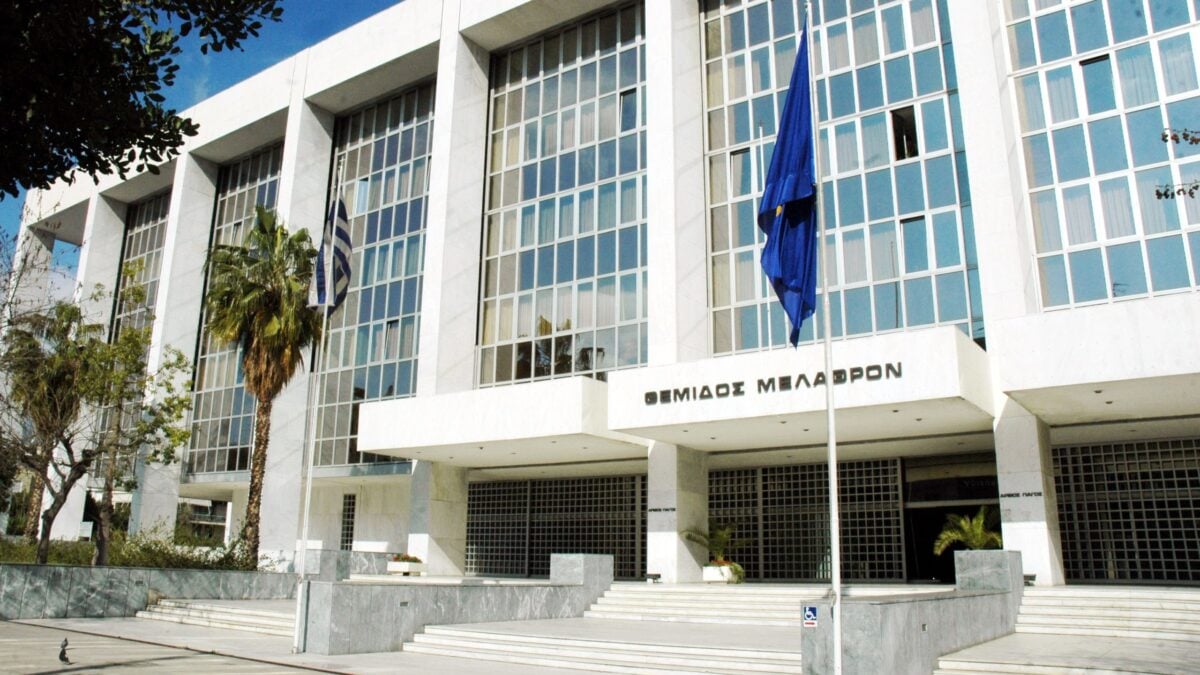 Λιβάνιος: Στον Άρειο Πάγο οι καταγγελίες Βελόπουλου για νοθεία 1 Λιβάνιος: Στον Άρειο Πάγο οι καταγγελίες Βελόπουλου για νοθεία