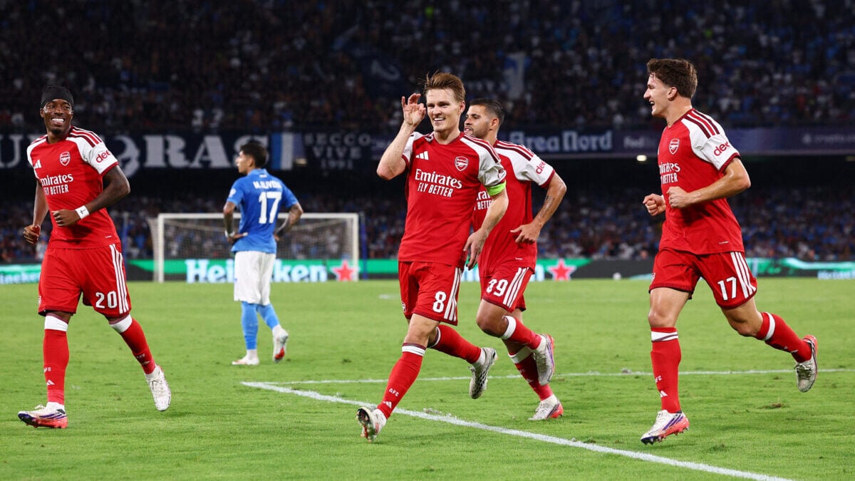 Νάπολι – Άρσεναλ 0-1: Οι Λονδρέζοι με ασίστ του Τζόλη και εκτελεστή τον Έντεγκαρντ νίκησαν στο «Μαραντόνα» 1 Νάπολι – Άρσεναλ 0-1: Οι Λονδρέζοι με ασίστ του Τζόλη και εκτελεστή τον Έντεγκαρντ νίκησαν στο «Μαραντόνα»