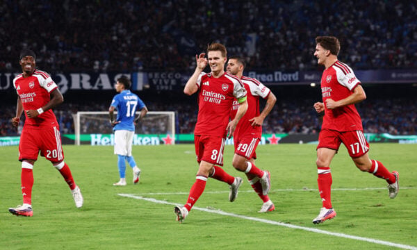 Νάπολι – Άρσεναλ 0-1: Οι Λονδρέζοι με ασίστ του Τζόλη και εκτελεστή τον Έντεγκαρντ νίκησαν στο «Μαραντόνα»