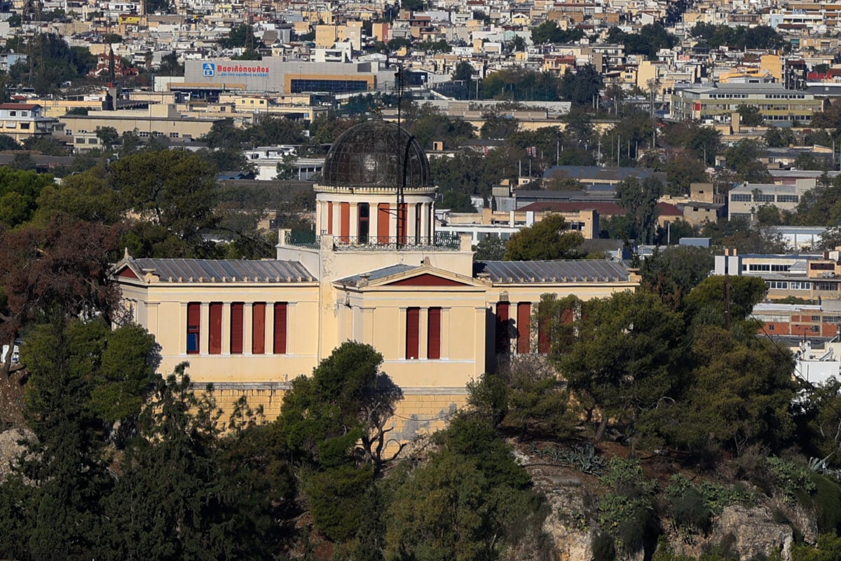 «Ο κόσμος μας είναι κβαντικός στα θεμέλια του – Δεν μπορούμε να κοτσάρουμε τη λέξη “κβαντικό” για να βγάζουμε λεφτά» – Τί είναι η «κβαντική»
