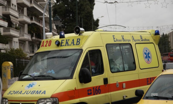 Μαχαίρωμα στο κέντρο της Αθήνας: 29χρονος πήγε στο νοσοκομείο μία ημέρα μετά και νοσηλεύεται σε κρίσιμη κατάσταση