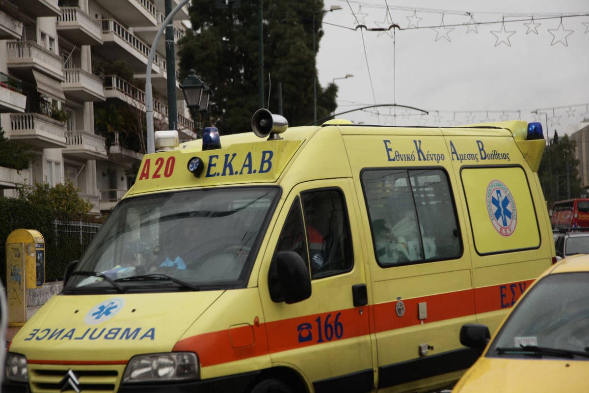 Μαχαίρωμα στο κέντρο της Αθήνας: 29χρονος πήγε στο νοσοκομείο μία ημέρα μετά και νοσηλεύεται σε κρίσιμη κατάσταση