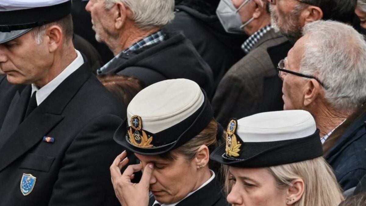 Βουλή: Την «υιοθεσία» του 9χρονου γιου του λιμενικού που πνίγηκε στο Παράλιο Άστρος αποφάσισε η Ολομέλεια 1 Βουλή: Την «υιοθεσία» του 9χρονου γιου του λιμενικού που πνίγηκε στο Παράλιο Άστρος αποφάσισε η Ολομέλεια
