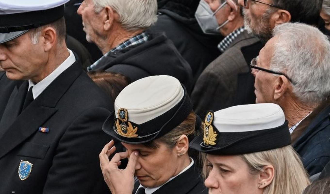 Βουλή: Την «υιοθεσία» του 9χρονου γιου του λιμενικού που πνίγηκε στο Παράλιο Άστρος αποφάσισε η Ολομέλεια