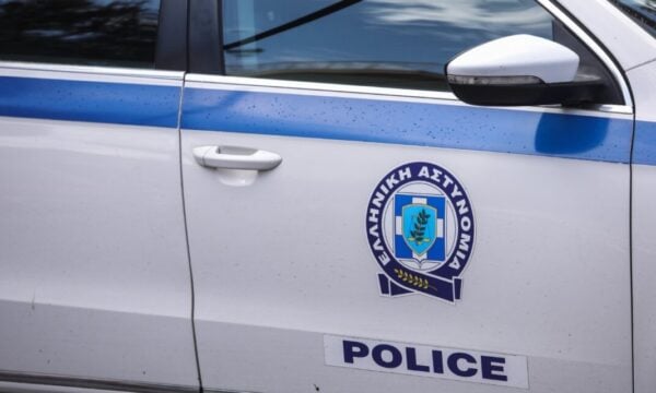 Πάτρα: Απατεώνας παρίστανε τον εγγονό και άρπαξε κοσμήματα 10.000 ευρώ από ηλικιωμένη