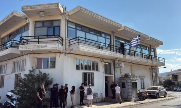 Διασωληνωμένος μετά το χειρουργείο ο άνδρας μετά την επίθεση στο ΑΤ Μάνδρας