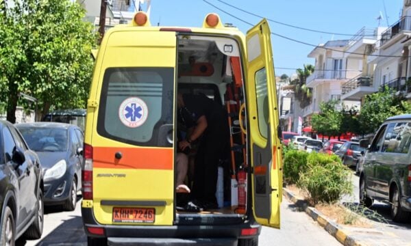 Κατερίνη: Ανήλικη μεταφέρθηκε στο νοσοκομείο μετά από πτώση από μπαλκόνι