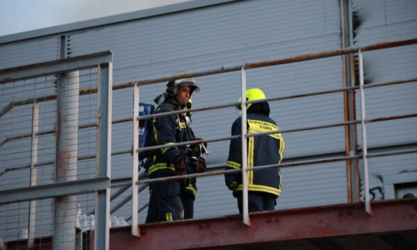 Γουδί: Δύο εργάτες χωρίς τις αισθήσεις τους στο υπό κατεδάφιση πρώην Θέατρο Μπάντμιντον