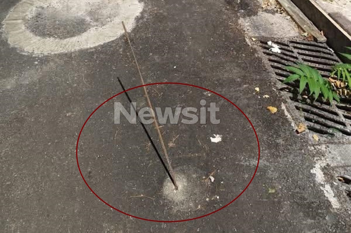 Πεύκη: 69χρονη τραυματίστηκε από μπετόβεργα που ήταν καρφωμένη στον δρόμο – «Μπορεί να σκοτωθεί άνθρωπος»