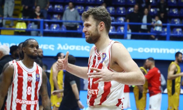 Βεζένκοφ μετά την πρόκριση του Ολυμπιακού επί της ΑΕΚ: «Πρέπει να βελτιωθούμε άμεσα γιατί αύριο κρίνεται ο πρώτος τίτλος της χρονιάς»