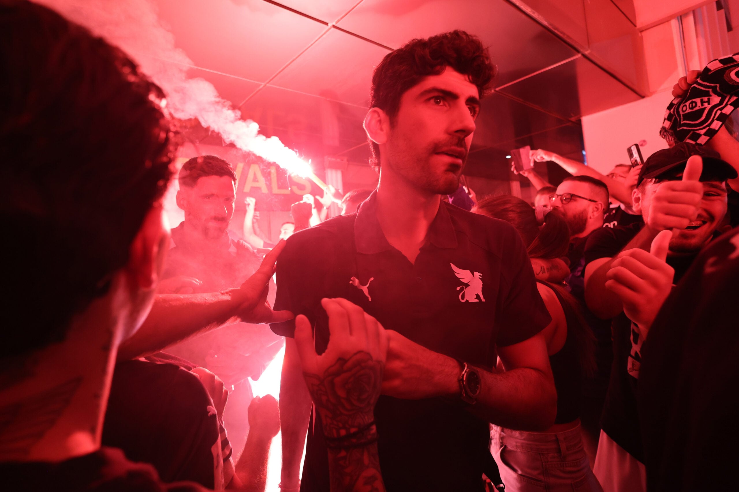 ΟΦΗ: Υποδοχή στο Ηράκλειο για τους παίκτες των Κρητικών μετά τη νίκη επί του Ολυμπιακού 8 ΟΦΗ: Υποδοχή στο Ηράκλειο για τους παίκτες των Κρητικών μετά τη νίκη επί του Ολυμπιακού