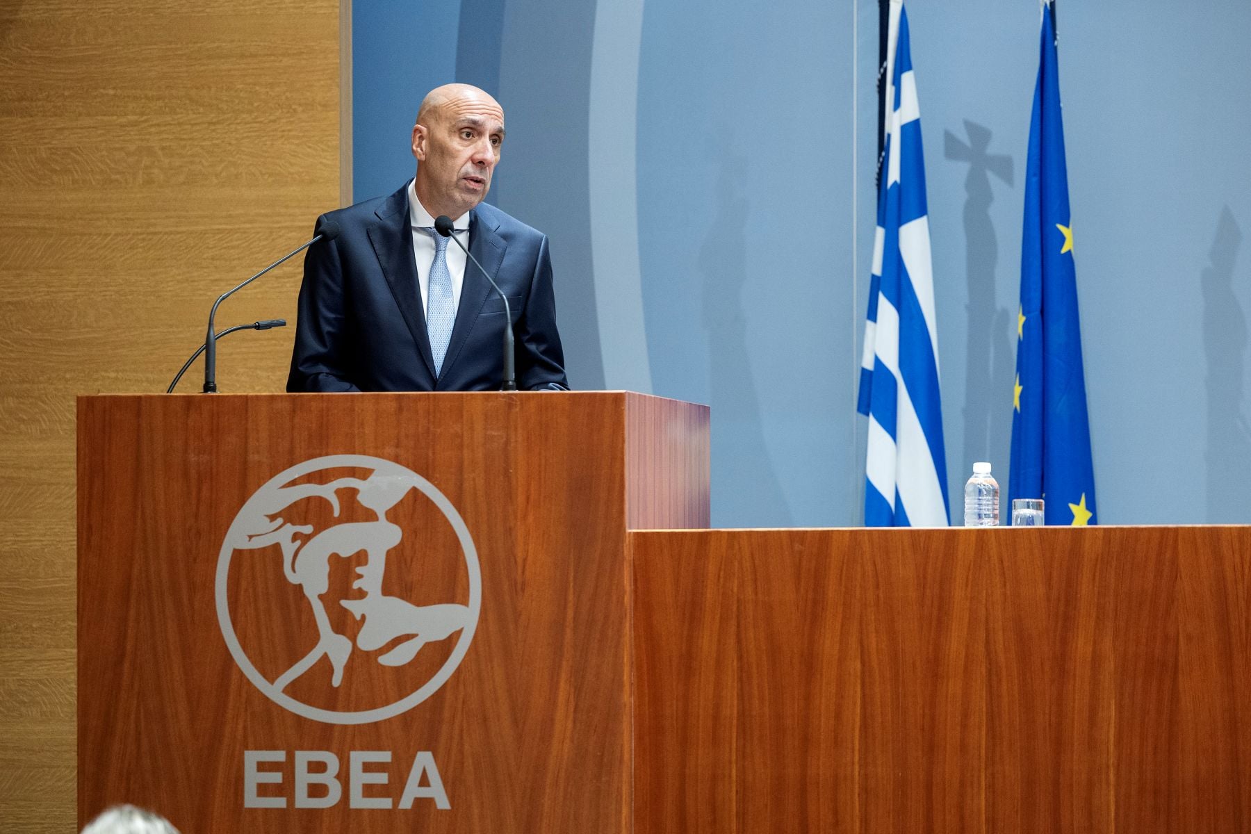 Μπρατάκος: Πριν αποφασίσουμε πώς θα μοιράσουμε τον πλούτο, πρέπει να εξηγήσουμε πώς θα τον δημιουργήσουμε 14 Μπρατάκος