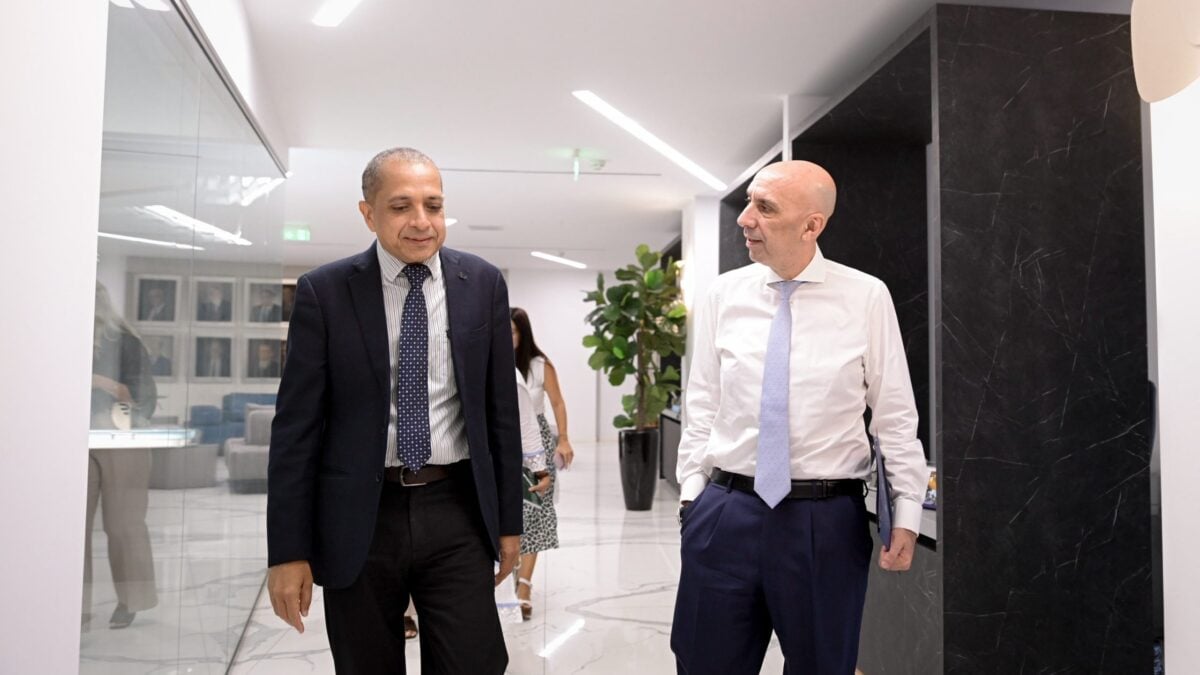 Γιάννης Μπρατάκος: Ενίσχυση των οικονομικών και επιχειρηματικών σχέσεων Ελλάδας – Ινδίας ως στρατηγική επιλογή 1 Γιάννης Μπρατάκος: Ενίσχυση των οικονομικών και επιχειρηματικών σχέσεων Ελλάδας – Ινδίας ως στρατηγική επιλογή