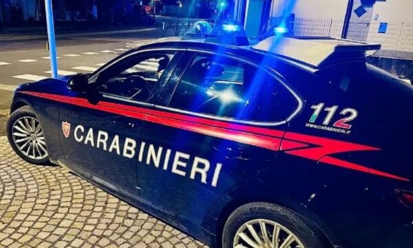 Ιταλία: 34 συλλήψεις σε επιχείρηση κατά της Καμόρα – Βρέθηκαν 3,2 εκατ. ευρώ κρυμμένα σε τοίχους, πατώματα και ντουλάπες
