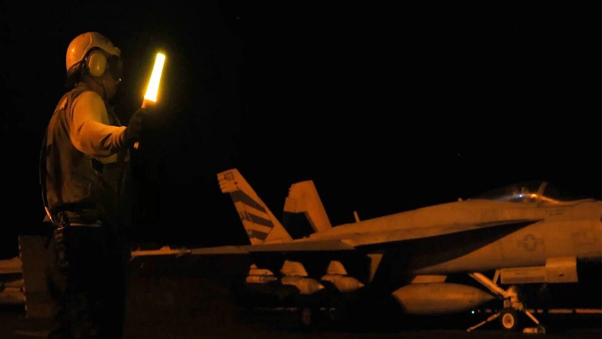 CENTCOM: Αμερικανικά πλήγματα κατά στόχων των Φρουρών της Επανάστασης 1 CENTCOM: Αμερικανικά πλήγματα κατά στόχων των Φρουρών της Επανάστασης