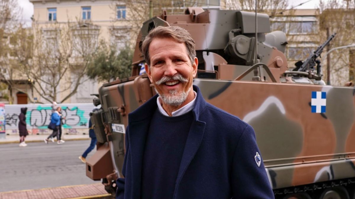 Παύλος Ντε Γκρες: Προσπάθησε να εξαπατήσει ηλικιωμένη και της ζήτησε 350€ 7 Παύλος Ντε Γκρες