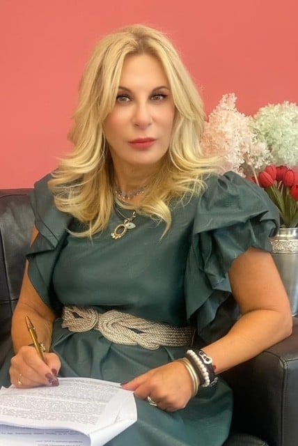 Χαλκιδική: Βίντεο ντοκουμέντο από τον άγριο ξυλοδαρμό 27χρονου τουρίστα σε μπαρ – «Με κυνήγησαν και άρχισαν να με χτυπάνε»