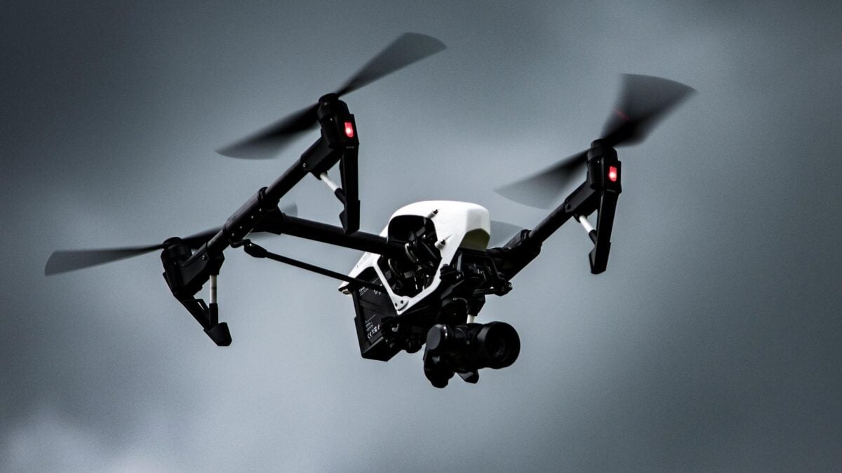 Τεράστιο κομβόι: Ούτε το drone δεν μπορούσε να τα χωρέσει στο πλάνο (Vid) 1 Τεράστιο κομβόι: Ούτε το drone δεν μπορούσε να τα χωρέσει στο πλάνο (Vid)