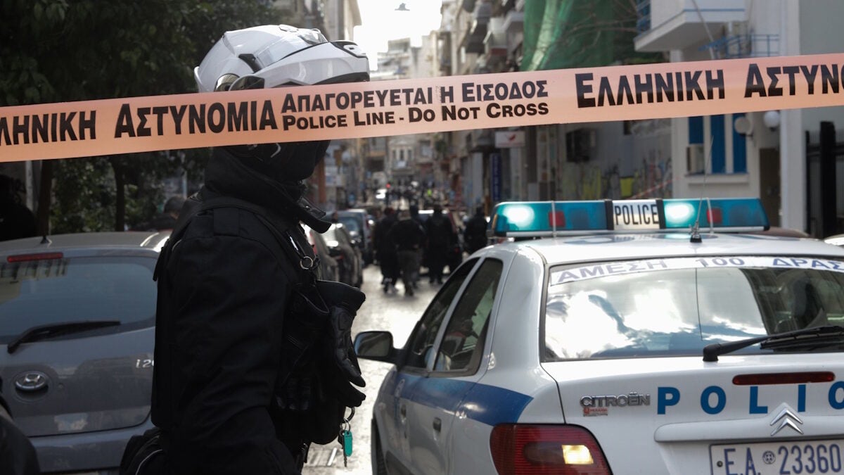 Καλαμάτα: Άγνωστος πυροβόλησε δύο φορές στο κέντρο της πόλης 1 Καλαμάτα: Άγνωστος πυροβόλησε δύο φορές στο κέντρο της πόλης