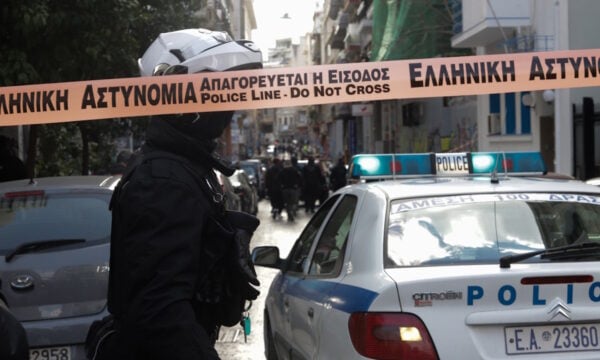 Καλαμάτα: Άγνωστος πυροβόλησε δύο φορές στο κέντρο της πόλης