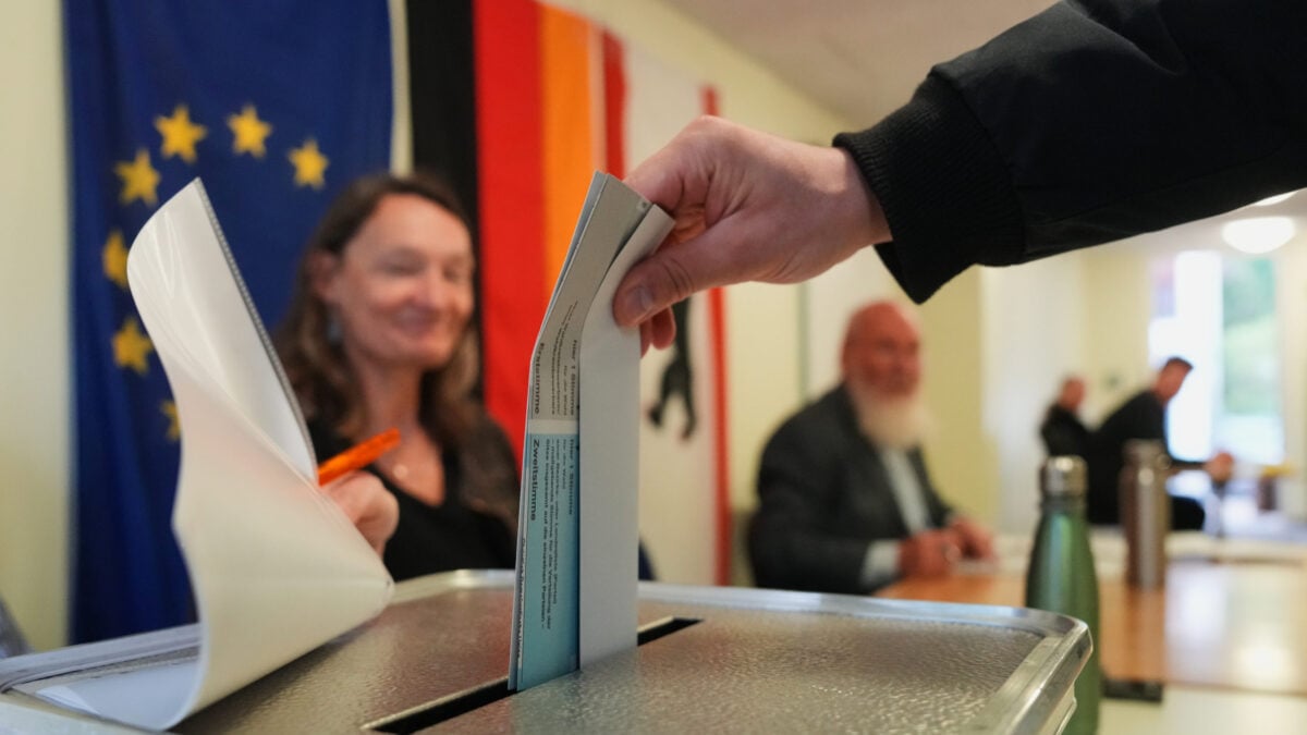 Διπλές κάλπες στη Γερμανία: Πρώτη η AfD στο Μεκλεμβούργο, η Αριστερά επικρατεί στο Βερολίνο 3 Διπλές κάλπες στη Γερμανία: Πρώτη η AfD στο Μεκλεμβούργο, η Αριστερά επικρατεί στο Βερολίνο