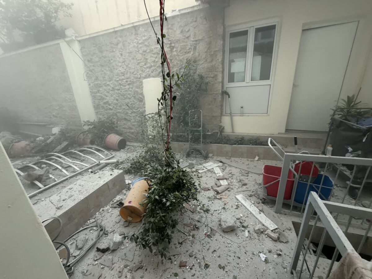 Πλάκα: Αγωνία για 4 τουρίστες στο κτίριο της έκρηξης, δεν πήγαν στη μεσημεριανή πτήση για Αμερική – Σε αναζήτηση και ηλικιωμένοι 14 Πλάκα: Αγωνία για 4 τουρίστες στο κτίριο της έκρηξης, δεν πήγαν στη μεσημεριανή πτήση για Αμερική – Σε αναζήτηση και ηλικιωμένοι