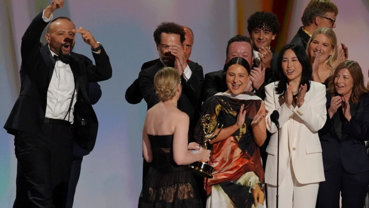 Emmy 2026: Ιστορικό ρεκόρ για το «Widow’s Bay» με 14 βραβεία, θρίαμβος για τον Μάθιου Ρις – Αναλυτικά η λίστα των νικητών 6 Emmy 2026: Ιστορικό ρεκόρ για το «Widow’s Bay» με 14 βραβεία, θρίαμβος για τον Μάθιου Ρις – Αναλυτικά η λίστα των νικητών