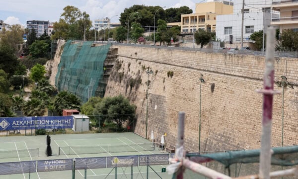 Ηράκλειο: Νεκρός 54χρονος που έπεσε από τα Ενετικά Τείχη – Είχε δηλώσει ότι ήθελε να αυτοκτονήσει, τον είχαν αφήσει να φύγει από το νοσοκομείο