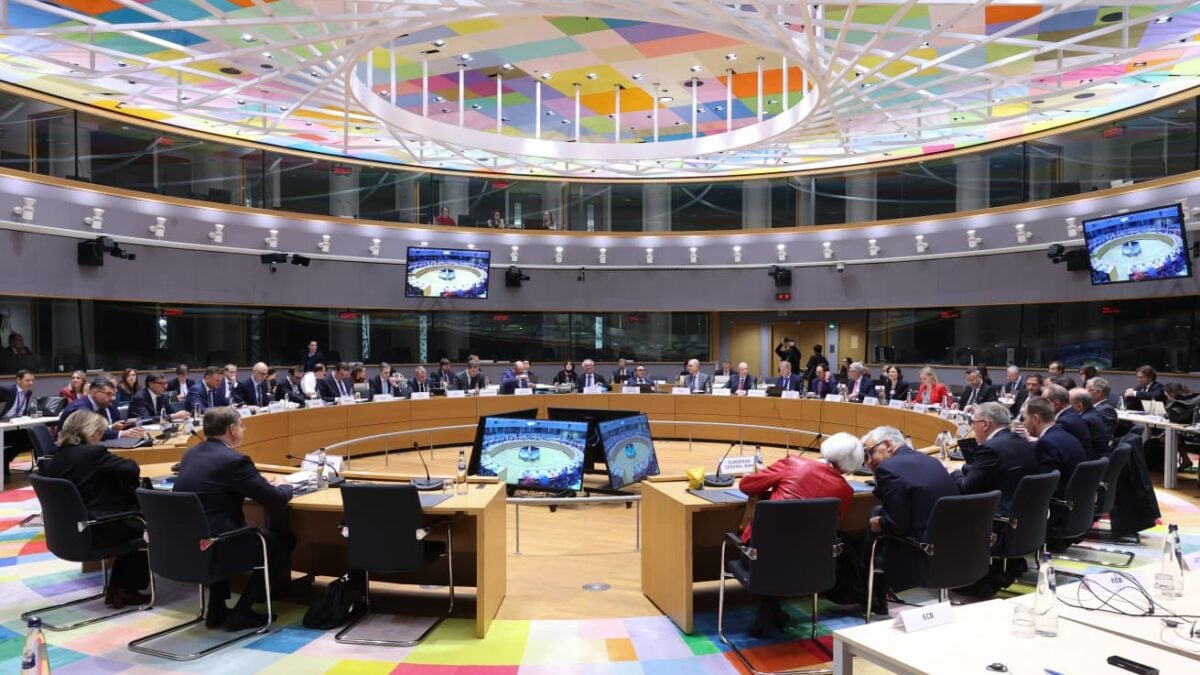 Eurogroup: Κόκκινος συναγερμός για την ενεργειακή βόμβα – Τι συζητήθηκε στη σύσκεψη του Μαξίμου, τα μέτρα για καύσιμα και ρεύμα 2 Eurogroup: Κόκκινος συναγερμός για την ενεργειακή βόμβα – Τι συζητήθηκε στη σύσκεψη του Μαξίμου, τα μέτρα για καύσιμα και ρεύμα