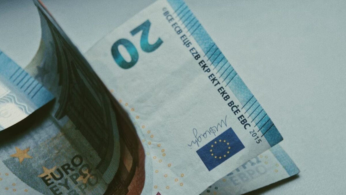 Ψηφοφορία για το νέο ευρώ σε εξέλιξη – Μέχρι πότε μπορούν να ψηφίσουν οι πολίτες της ευρωζώνης 1 Ψηφοφορία για το νέο ευρώ σε εξέλιξη – Μέχρι πότε μπορούν να ψηφίσουν οι πολίτες της ευρωζώνης