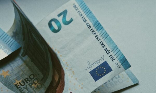 Ψηφοφορία για το νέο ευρώ σε εξέλιξη – Μέχρι πότε μπορούν να ψηφίσουν οι πολίτες της ευρωζώνης