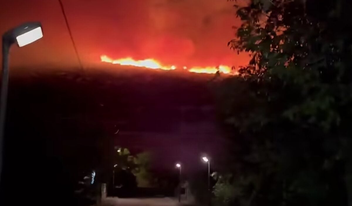 Φωτιά στη Φλώρινα: Ολονύχτια μάχη με τις φλόγες, ενισχύθηκαν οι δυνάμεις – Εκκενώθηκε η Κρυσταλλοπηγή