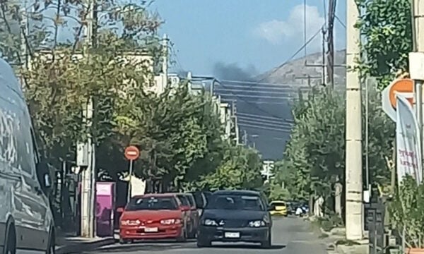 Φωτιά στην Μάνδρα: Καίει σκουπίδια στο Ξηροπήγαδο – Μήνυμα του 112 για ετοιμότητα