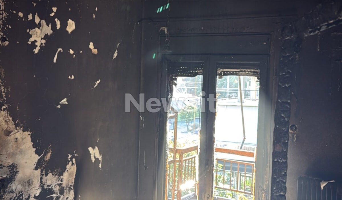 Νέα Ιωνία: Η πολυκατοικία μετά τη φωτιά και οι εικόνες καταστροφής – Βίντεο δείχνει φλόγες να βγαίνουν από διαμερίσματα
