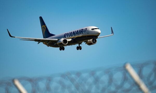 Ryanair: Πτήση-θρίλερ του Ιουλίου – «Παρασύρθηκε προς το παράθυρο, αλλά δεν βγήκε έξω», λέει ο διευθύνων σύμβουλος