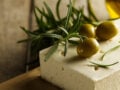 Φέτα: Η τιμή της μπορεί να αγγίξει τα 16-17 ευρώ το κιλό τους επόμενους μήνες – Τι ανεβάζει το κόστος
