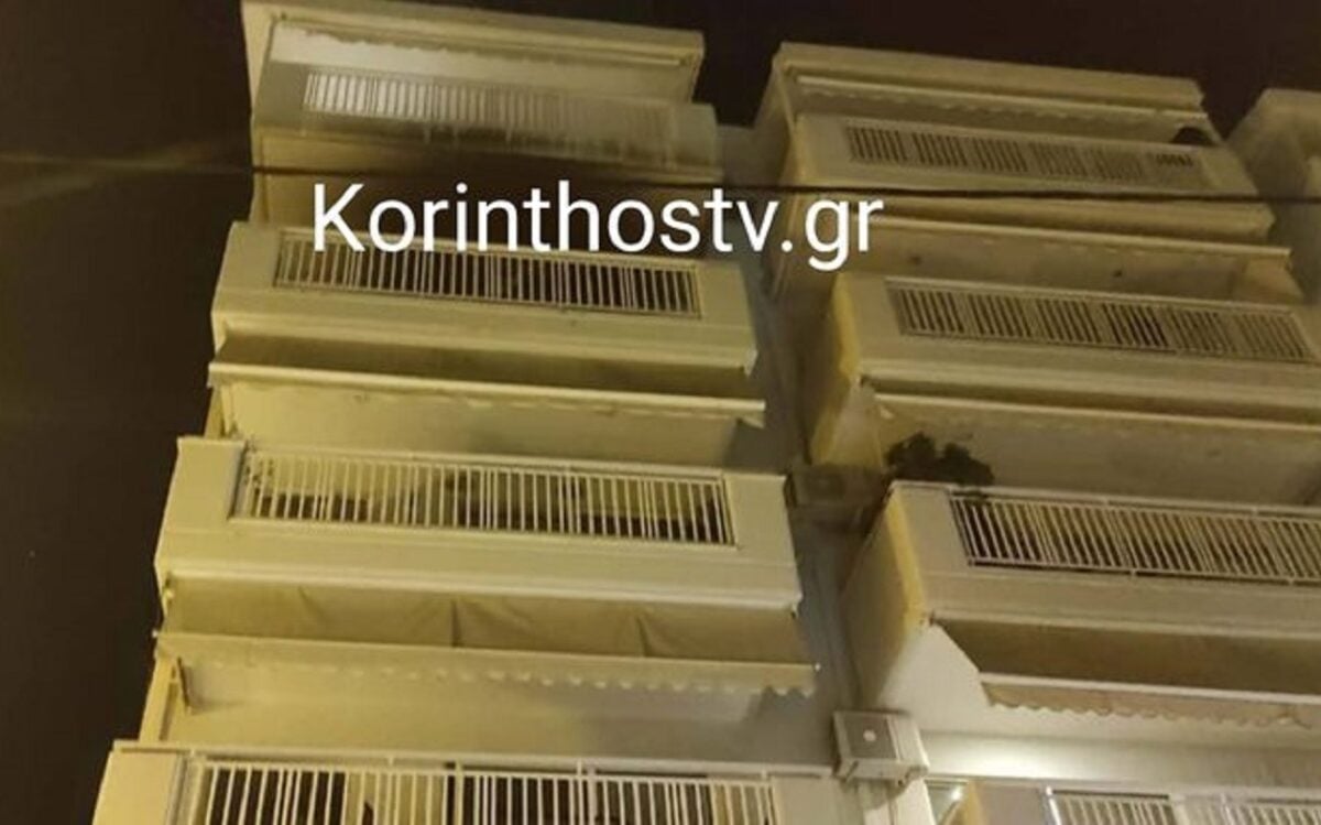 Φωτιά σε διαμέρισμα στο Ξυλόκαστρο: 4 άτομα με αναπνευστικά προβλήματα στο νοσοκομείο 7 Φωτιά σε διαμέρισμα στο Ξυλόκαστρο: 4 άτομα με αναπνευστικά προβλήματα στο νοσοκομείο