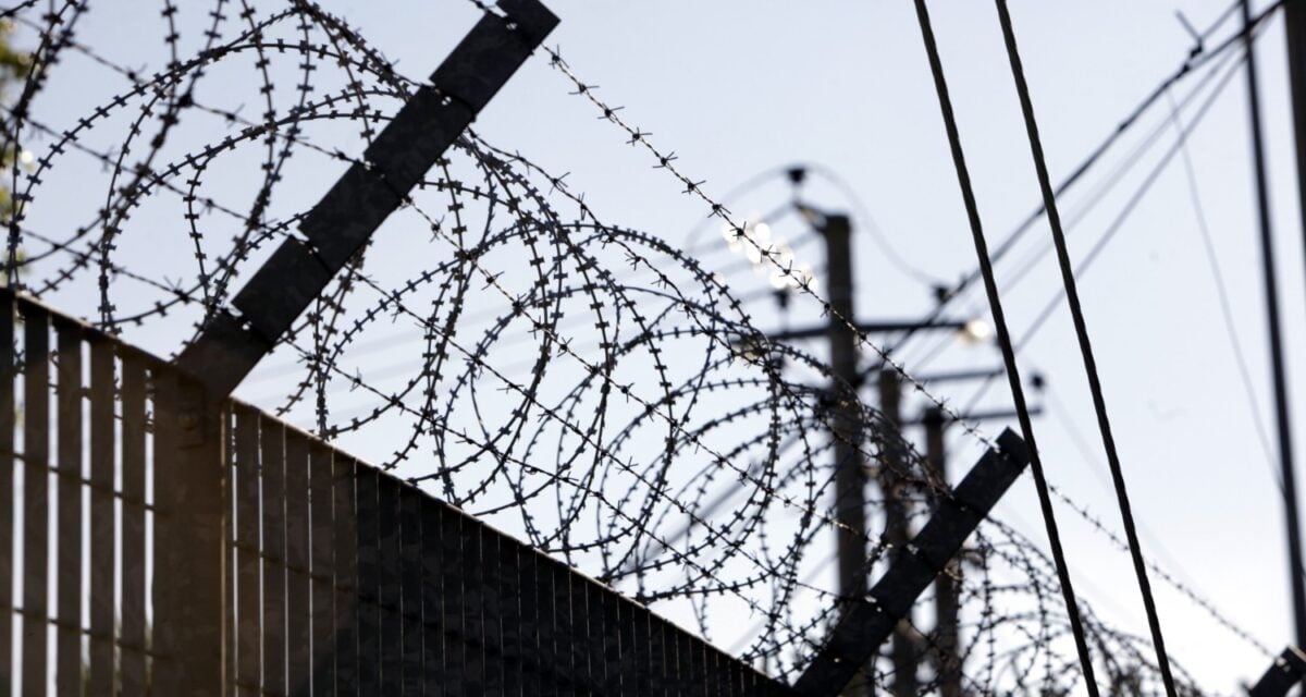 Πάτρα: Κρατούμενος έβαλε φωτιά στα στρώματα στο Τμήμα Μεταγωγών
