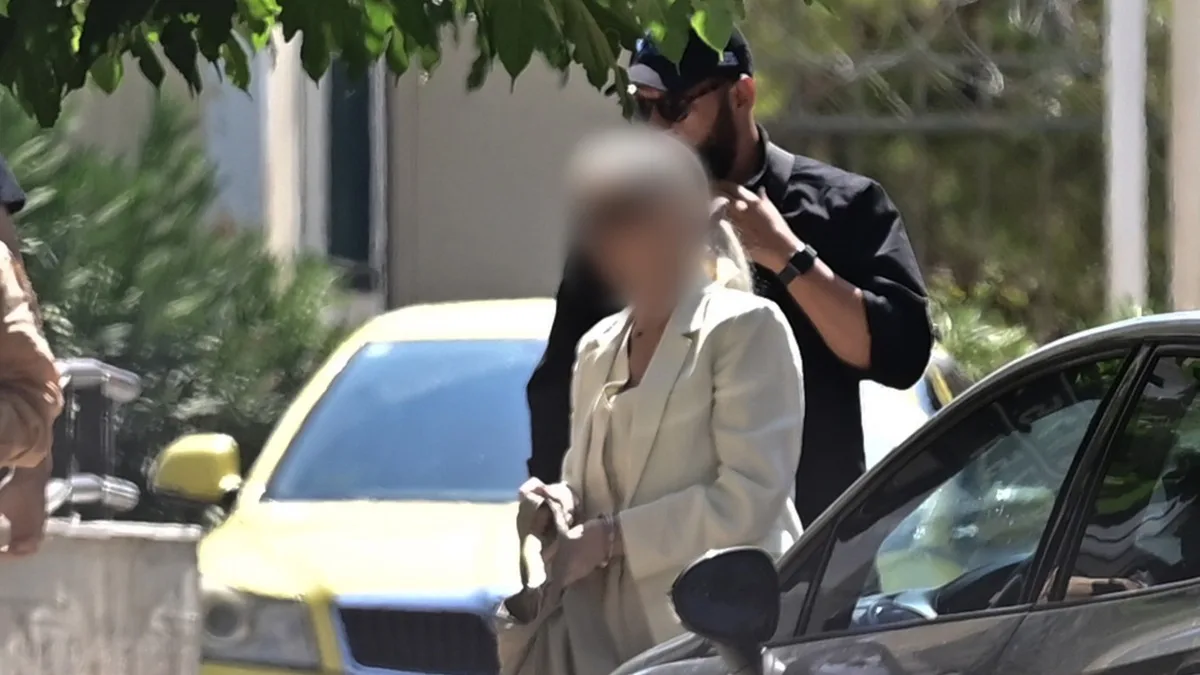 Μαζωνάκης: Αποκαλύφθηκε σε ποιον έστειλε τη φωτογραφία του η γιατρός από το μηχάνημα της πλασμαφαίρεσης 9 Ιωάννα Γάκα