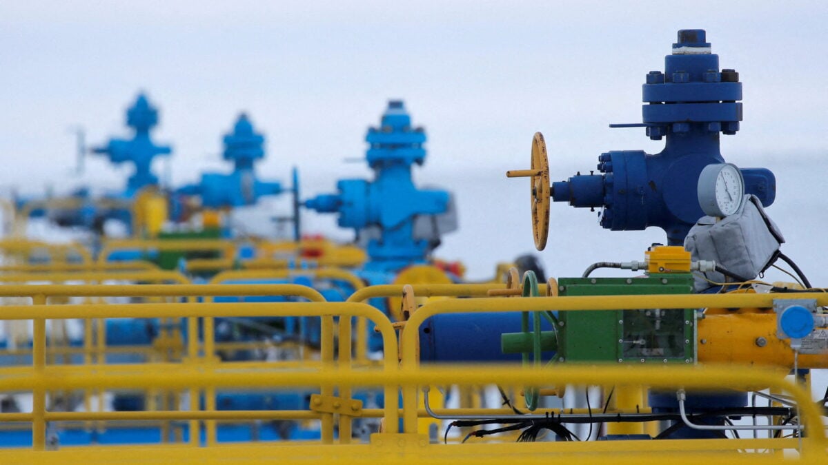Reuters: Gazprom Neft διακόπτει την επεξεργασία αργού πετρελαίου λόγω ουκρανικών βομβαρδισμών 1 Reuters: Gazprom Neft διακόπτει την επεξεργασία αργού πετρελαίου λόγω ουκρανικών βομβαρδισμών