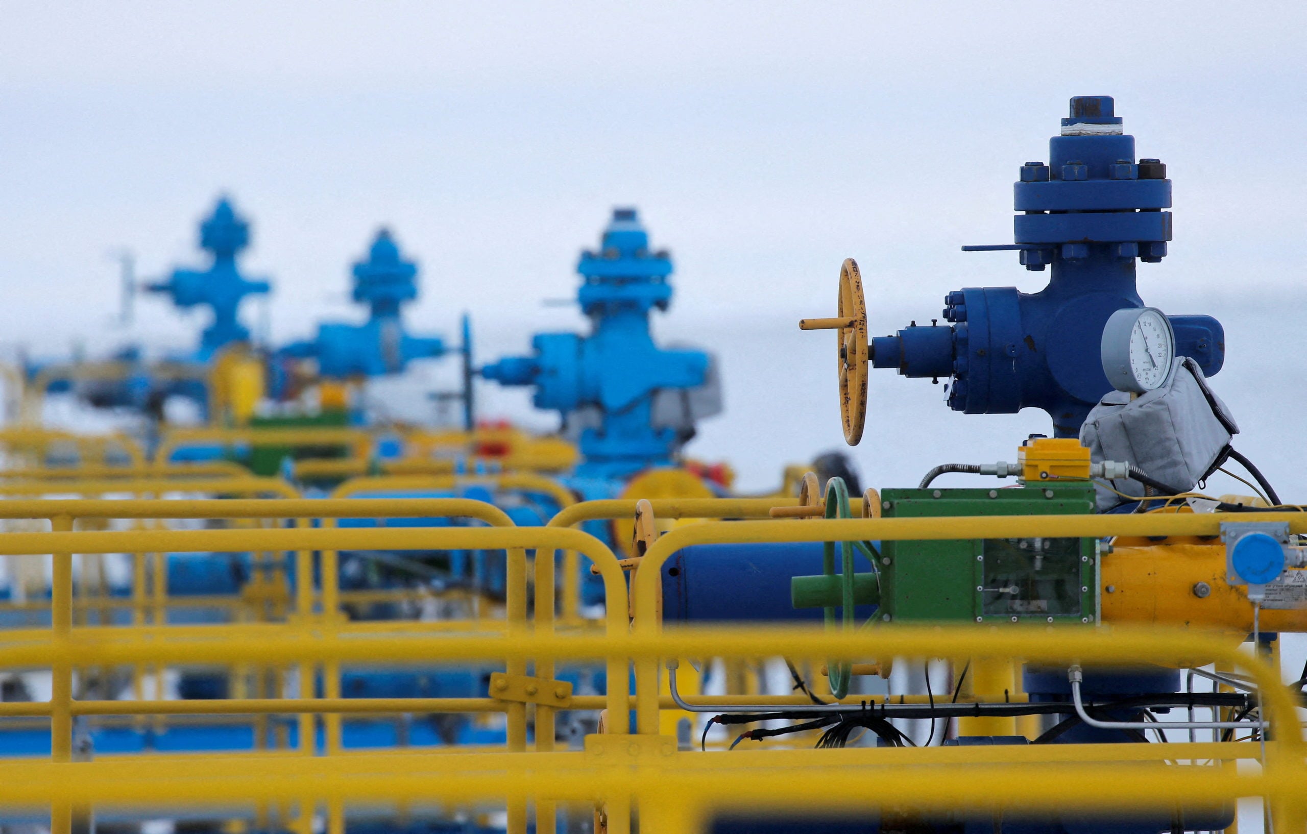 Reuters: Gazprom Neft διακόπτει την επεξεργασία αργού πετρελαίου λόγω ουκρανικών βομβαρδισμών