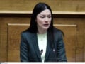 Νάντια Γιαννακοπούλου: «Δεν το δικαιολογώ» – Αποστάσεις από τον Φαραντούρη για τη φράση «χαριεντίζεσαι με υπουργούς» προς τη Σδούκου