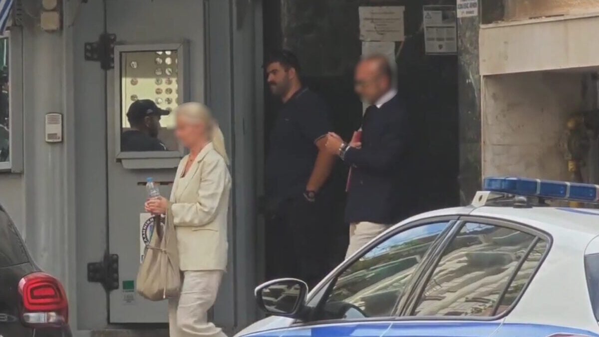 Θάνατος Γιώργου Μαζωνάκη: Στην Ευελπίδων ξανά οι δύο γιατροί – Σήμερα η απόφαση για την προφυλάκισή τους 1 Θάνατος Γιώργου Μαζωνάκη: Στην Ευελπίδων ξανά οι δύο γιατροί – Σήμερα η απόφαση για την προφυλάκισή τους