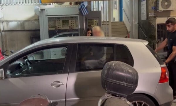 Γιώργος Μαζωνάκης: Στις φυλακές Κορυδαλλού η γιατρός που κατηγορείται για τον θάνατο του τραγουδιστή