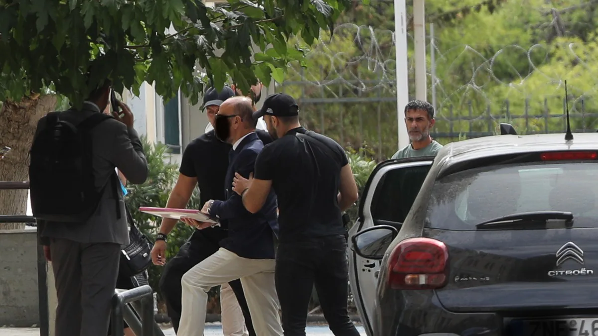 Μαζωνάκης: Εξαψήφιο ποσό για το super luxurious ρολόι του γιατρού – Πόσο κοστίζει