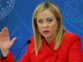 Σκληραίνει τη γραμμή η Μελόνι: Πλαφόν στους ξένους μαθητές για να «σπάσουν» τα σχολικά «γκέτο» – Στο στόχαστρο και η μπούρκα