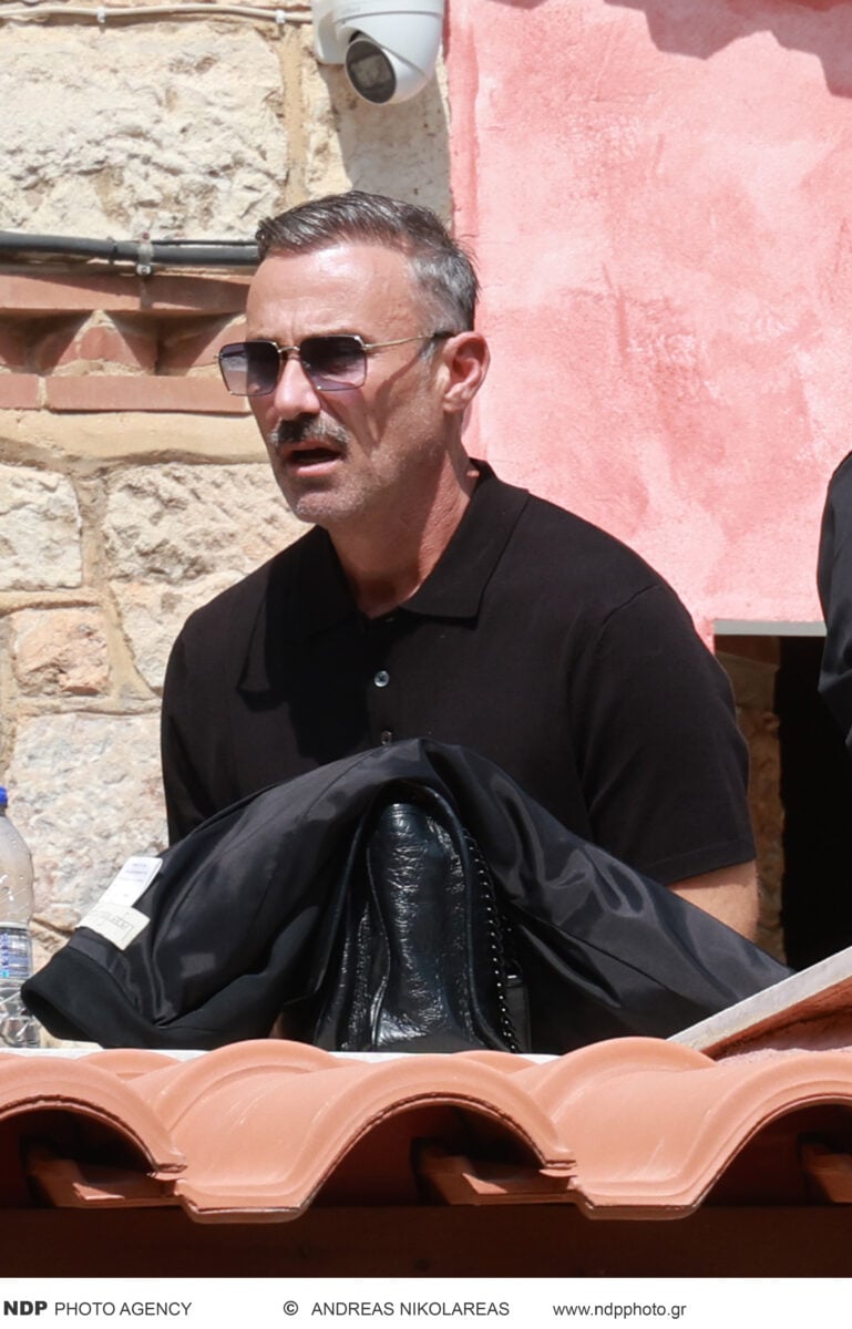 Κηδεία Γιώργου Μαζωνάκη: Οι διάσημοι που βρέθηκαν στο «ύστατο χαίρε» – Παπαρίζου, Θεοδωρίδου και Ψινάκης 27 Ο Γιώργος Καπουτζίδης